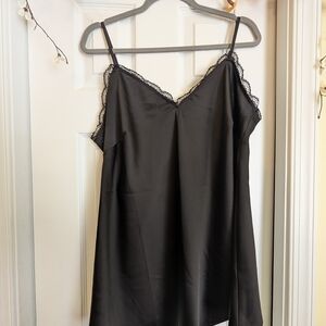 Chic Black Lace-Trimmed Chemise